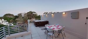 ESPECTACULAR PENTHOUSE CON TERRAZA PARRILLERO Y JACUZZI PROPIO, PREMIADO POR AWARD TERCER AÑO CONSECUTIVO -Edificio Jardins Del Est San Rafael-