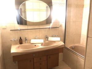 Apartment Burg Biedenegg- Sigwein by Interhome