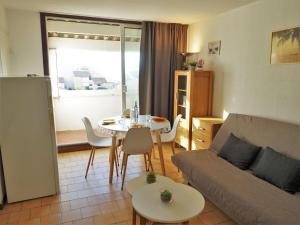 Apartment Les Balcons de la Méditerranée-2 by Interhome