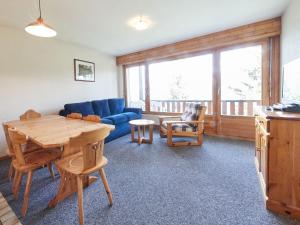 Apartment Hameau D4 by Interhome