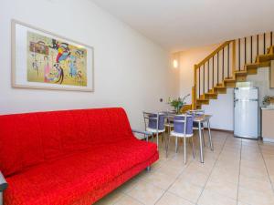 Apartment Robinia-Pinetine-2 by Interhome