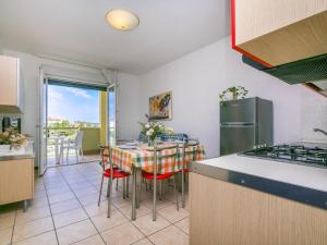 Apartment Robinia-Pinetine-1 by Interhome