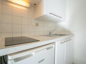 Apartment Le Lagon Bleu-5 by Interhome