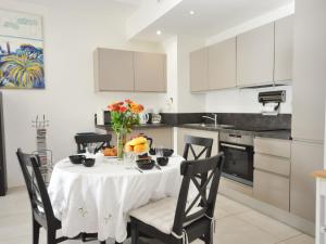 Appartements Apartment Kensington by Interhome : photos des chambres