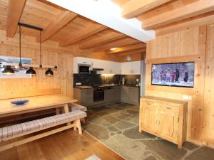 Chalet Chalet Elisabeth by Interhome