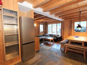 Chalet Chalet Elisabeth by Interhome