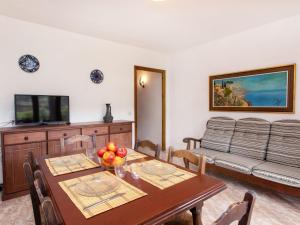 Apartment SOlivera Nº6 by Interhome