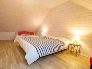 Maisons de vacances Holiday Home La longere by Interhome : photos des chambres