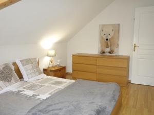 Apartment Le Domaine de Crespin by Interhome