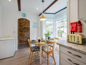 Holiday Home Cherry Orchard Cottage by Interhome