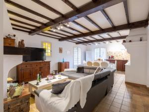 Apartment Le Bouisset by Interhome