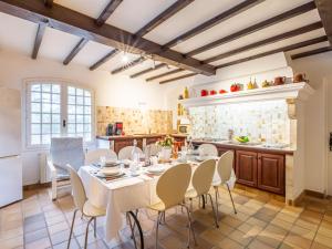 Apartment Le Bouisset by Interhome