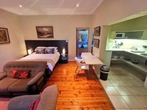 Cozy Manor Guestrooms - Lyttelton