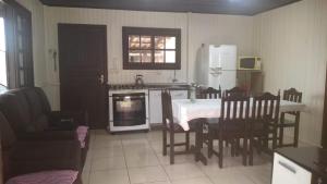 Casa bege Bal Arroio do Silva com internet