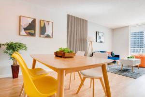 Ocean and City Views Lux Miami Brickell Condo Sleeps 4, King Bed