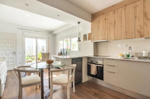 Can Juancho: casita de playa en la Costa dorada