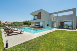 Avra & Ostria Villa, Pirgos-Villas,Heated pool , amazing sea view