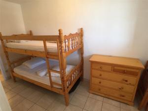 T2 Bord de Mer - 4 Pers - 50m Plage - 150m Commerces - Parking - TV - FR-1-81-228