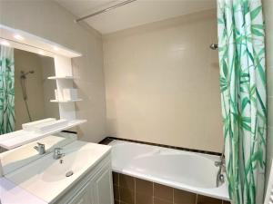 Appartement neuf en rez-de-chaussée à 50m de la plage Coz-Pors à Trégastel - FR-1-368-17