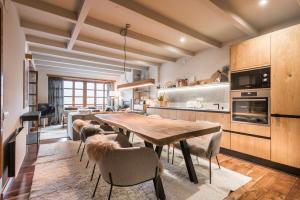 Muntanyos by Totiaran