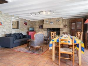 Maison mitoyenne à Carnac, 5 pièces, 69m², proche plage, jardin clos, parking, animaux acceptés - FR-1-477-165