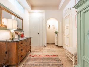 Chic House: stylish and central img2