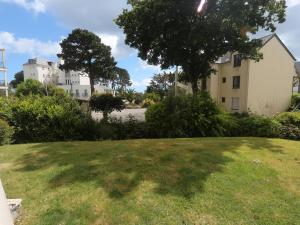 Bénodet : Superbe T2 rénové à 100m de la plage, parking inclus - FR-1-481-90