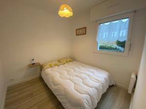 Appartement 3 pièces rénové avec piscine à Quiberon - Balcon, parking, proche plage - FR-1-478-207