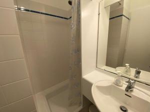 Appartement 3 pièces rénové avec piscine à Quiberon - Balcon, parking, proche plage - FR-1-478-207