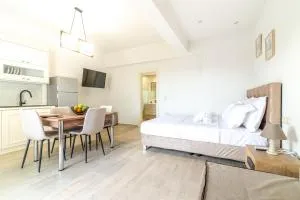 Elegant Suite 2 near the Beach - Ayía Marína