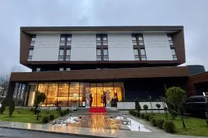 Lipa Hotel - 布戈伊诺