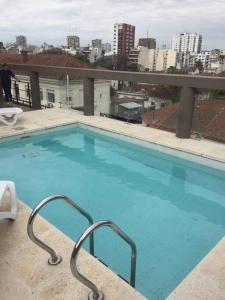 Departamento 2 amb luminoso confortable Terraza y pileta compartidas