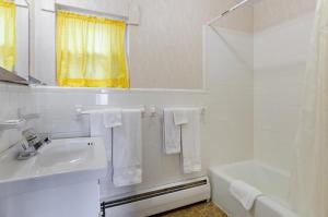 Knob Hill Motor Lodge