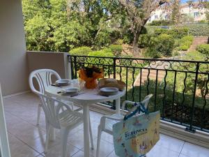 Appartements Appartement 2P calme avec piscine, terrasse et parking - Frejus - FR-1-226A-78 : photos des chambres