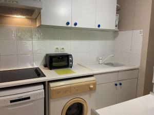 Appartements Appartement 2P calme avec piscine, terrasse et parking - Frejus - FR-1-226A-78 : photos des chambres