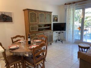Appartements Appartement 2P calme avec piscine, terrasse et parking - Frejus - FR-1-226A-78 : photos des chambres