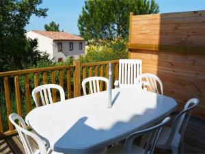 Maisons de vacances Maison duplex cosy 3 pieces, 6 pers. avec terrasse, parking, WIFI et animaux admis - Grospierres - FR-1-382-13 : photos des chambres
