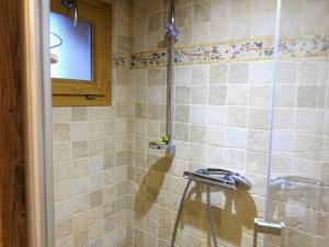 Chalet cosy 3-4 pers, idéalement situé, à 500m des pistes et 100m des commerces - FR-1-342-220