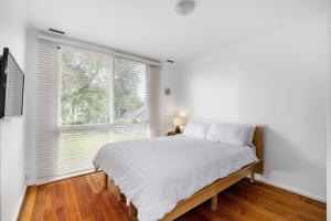 Lugano, Tootgarook - with linen