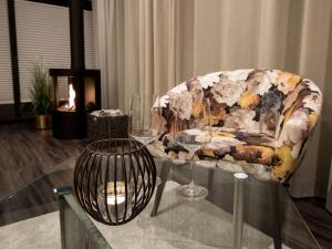 Houseboat with Stunning Views