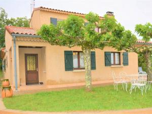 Maisons de vacances Villa a Lagorce avec piscine privative, 4 chambres, grand terrain, animaux admis, tout confort - FR-1-382-110 : photos des chambres
