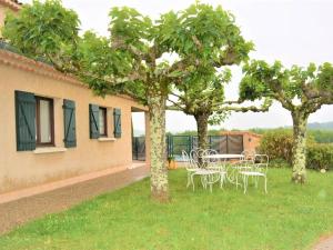Maisons de vacances Villa a Lagorce avec piscine privative, 4 chambres, grand terrain, animaux admis, tout confort - FR-1-382-110 : photos des chambres