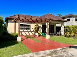 Villa Gonzalez - 3BR House & Pool - Puerto