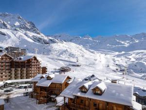 Appartement rénové style montagnard, 4 pers, balcon sud, skis aux pieds, centre Val Thorens - FR-1-637-61