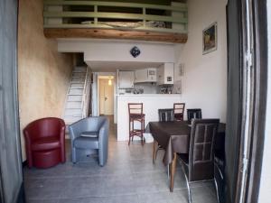 Appartements Appartement Saintes-Maries-de-la-Mer, 3 pieces, 4 personnes - FR-1-475-77 : photos des chambres