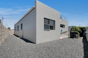 Spacious 4 bedroom hideout sanctuary with pool