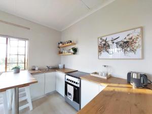 Upmarket off grid cottage on organic farm in secure estate