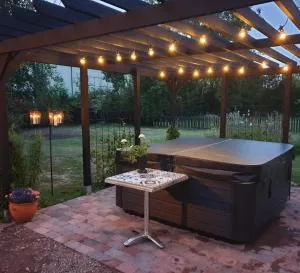 Gårdshus med spabad utomhus - Borghamn