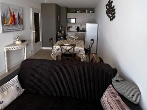 Appartement 3 pièces à 100m de la plage avec grande terrasse et WIFI – Les Sables-dOlonne - FR-1-197-537