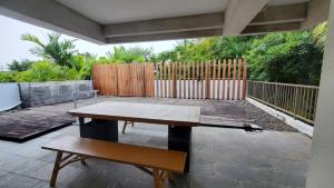 Phòng 4 Người có Sân hiên (Quadruple Room with Terrace)